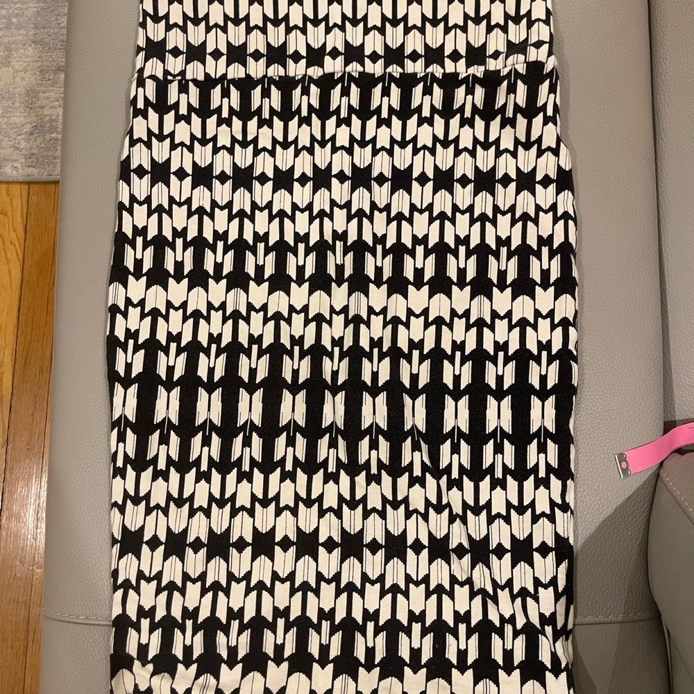 Lily White Black & Cream Geometric Pencil Skirt | Stretch | Size L